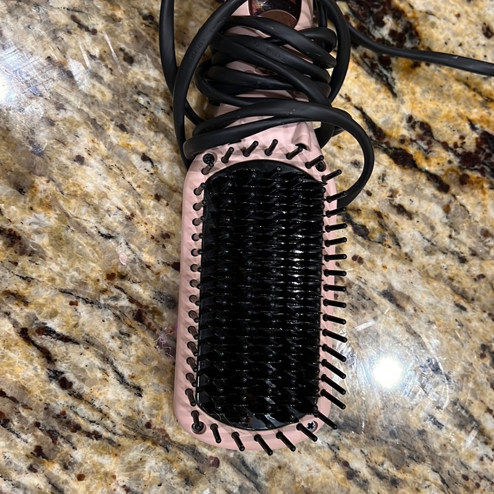 Le vite hair straightening brush